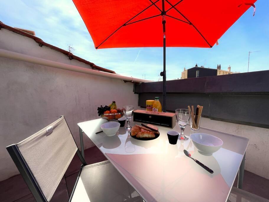 Charme Urbain Sous Les Toits-Terrasse/Clim/Parking Apartment Beziers Luaran gambar