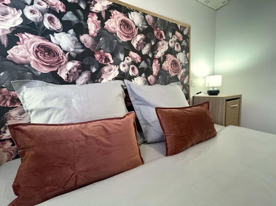 Charme Urbain Sous Les Toits-Terrasse/Clim/Parking Apartment Beziers Luaran gambar
