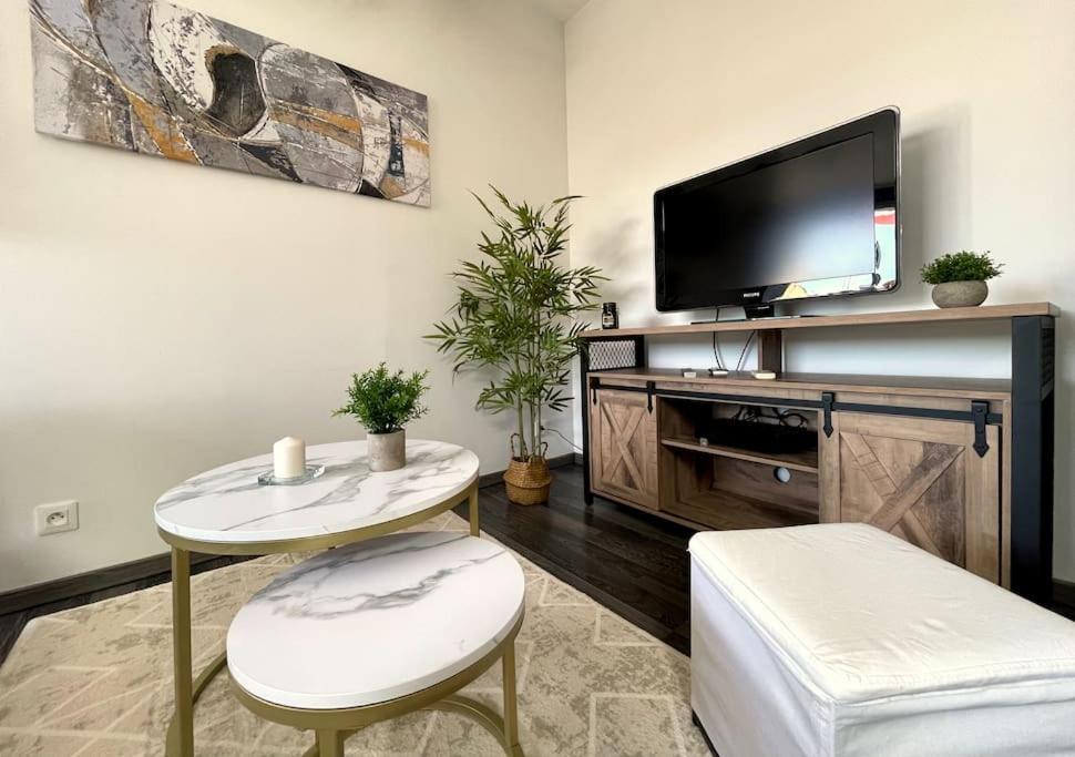 Charme Urbain Sous Les Toits-Terrasse/Clim/Parking Apartment Beziers Luaran gambar